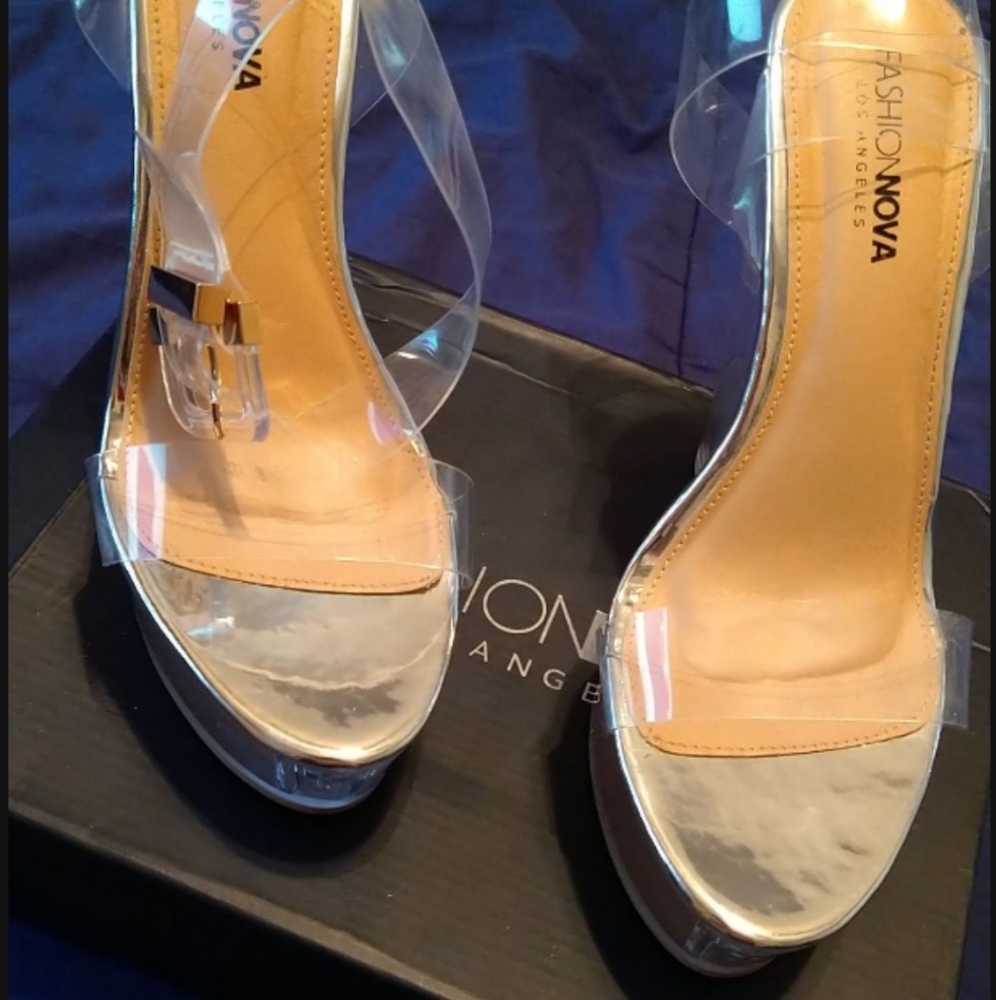 Fashionova clear platforms 🔥